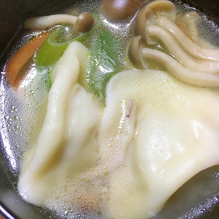 家にある野菜で簡単水餃子スープ